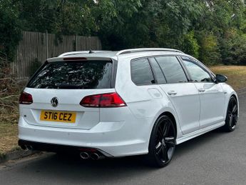 VOLKSWAGEN GOLF 2.0 TSI BlueMotion Tech R