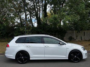 VOLKSWAGEN GOLF 2.0 TSI BlueMotion Tech R
