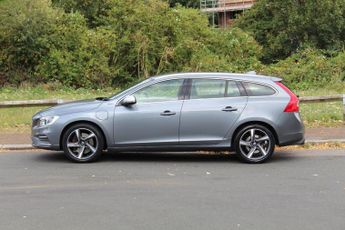 VOLVO V60 2.4 R-Design Lux Nav D6 Twin Engine