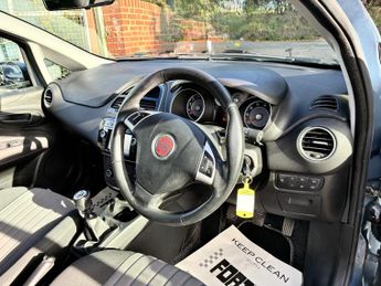 FIAT PUNTO 1.4 Punto 1.4 8v 77hp Easy+ 5 Door Hatchback