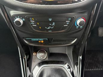 FORD B-MAX 1.4 Zetec Euro 5 5dr