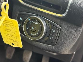 FORD B-MAX 1.4 Zetec Euro 5 5dr