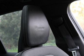 VOLVO XC60 2.0 R-Design Pro B4 (D) AWD (197hp) Auto