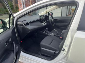 TOYOTA COROLLA 1.8 Petrol 5dr Saloon