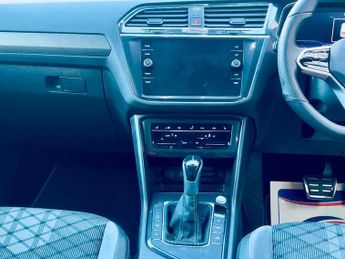 VOLKSWAGEN TIGUAN 1.5 TSI R-Line