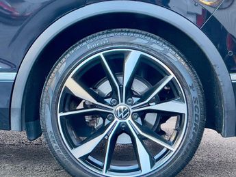 VOLKSWAGEN TIGUAN 1.5 TSI R-Line