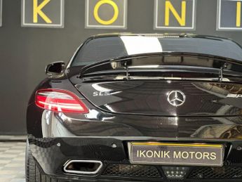 MERCEDES-BENZ SLS 6.2 63 V8 AMG