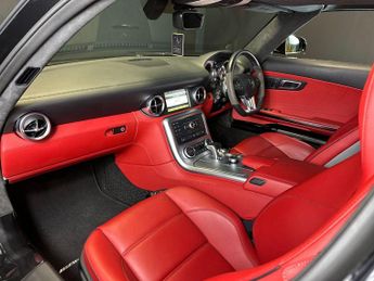 MERCEDES-BENZ SLS 6.2 63 V8 AMG