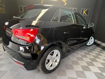 AUDI A1 1.0 TFSI SE