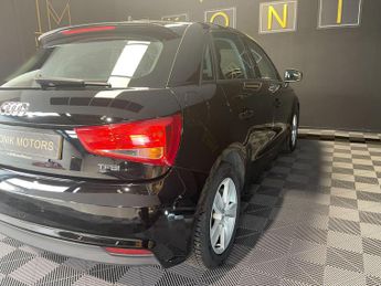 AUDI A1 1.0 TFSI SE