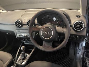 AUDI A1 1.0 TFSI SE