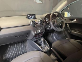 AUDI A1 1.0 TFSI SE