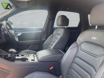 VOLKSWAGEN TOUAREG 3.0 TDI V6 R-Line Tech Tiptronic 4Motion Euro 6 (s/s) 5dr