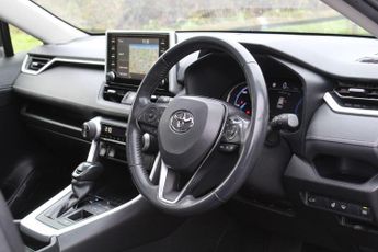 TOYOTA RAV4 2.5 VVT-h Excel