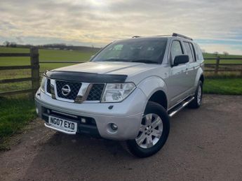 Nissan Pathfinder 2.5 dCi Sport