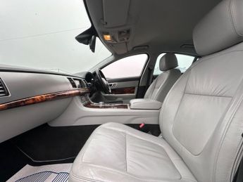 JAGUAR XF 2.7 d V6 Luxury