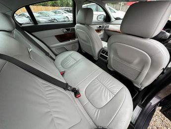 JAGUAR XF 2.7 d V6 Luxury