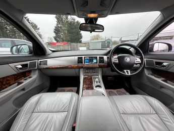 JAGUAR XF 2.7 d V6 Luxury