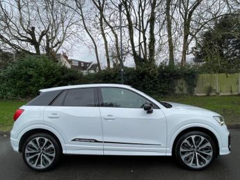 AUDI SQ2 2.0 TFSI Black Edition