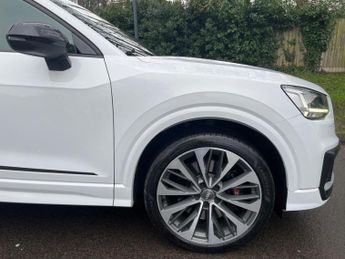 AUDI SQ2 2.0 TFSI Black Edition