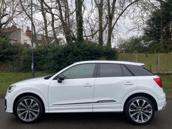 AUDI SQ2 2.0 TFSI Black Edition