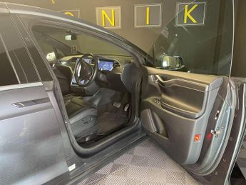 TESLA MODEL X 75D (Dual Motor)