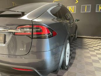TESLA MODEL X 75D (Dual Motor)