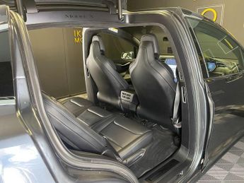 TESLA MODEL X 75D (Dual Motor)