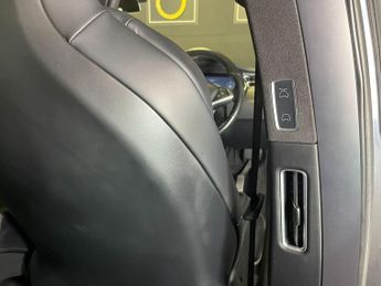 TESLA MODEL X 75D (Dual Motor)