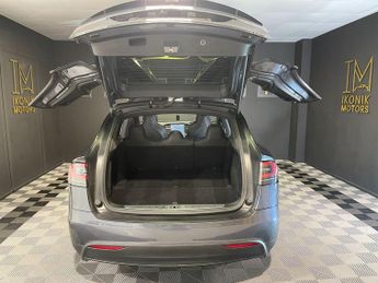 TESLA MODEL X 75D (Dual Motor)