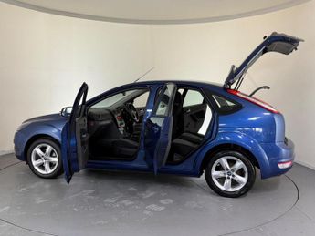 FORD FOCUS 1.6 Zetec 5dr
