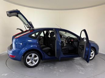 FORD FOCUS 1.6 Zetec 5dr