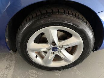 FORD FOCUS 1.6 Zetec 5dr