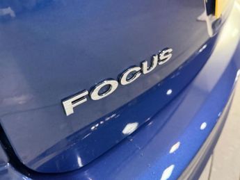 FORD FOCUS 1.6 Zetec 5dr