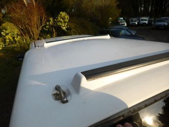 TOYOTA HILUX 2.4 D-4D Invincible Auto 4WD Euro 6 (s/s) 4dr