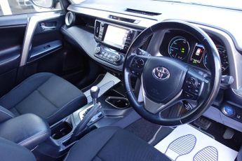 TOYOTA RAV4 2.5 VVT-h Business Edition Plus