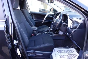 TOYOTA RAV4 2.5 VVT-h Business Edition Plus