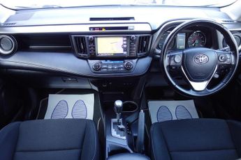 TOYOTA RAV4 2.5 VVT-h Business Edition Plus