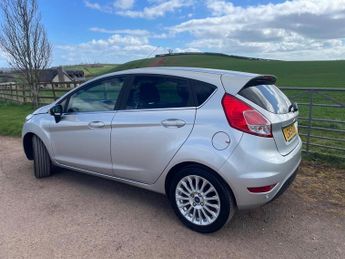 FORD FIESTA 1.6 Titanium