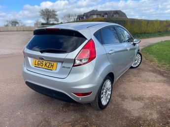 FORD FIESTA 1.6 Titanium