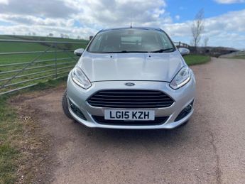 FORD FIESTA 1.6 Titanium