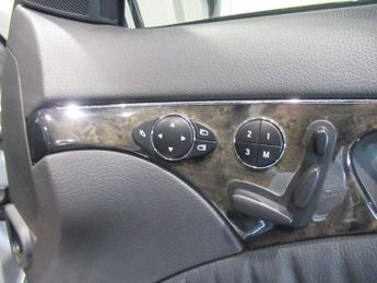 MERCEDES-BENZ E CLASS 5.4 E55 AMG 4dr