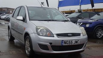 Ford Fiesta 1.4 Ghia petrol 5 door hatch low miles