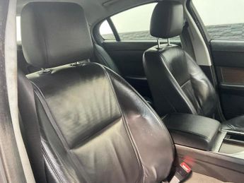 JAGUAR XF 2.2d Luxury Auto Euro 5 (s/s) 4dr