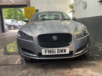 JAGUAR XF 2.2d Luxury Auto Euro 5 (s/s) 4dr