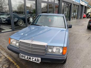  2.0 E 4dr