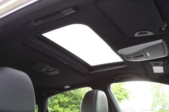 INFINITI Q70 3.5 h V6 GT Premium