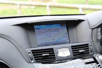 INFINITI Q70 3.5 h V6 GT Premium