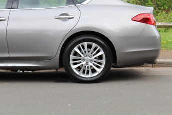 INFINITI Q70 3.5 h V6 GT Premium