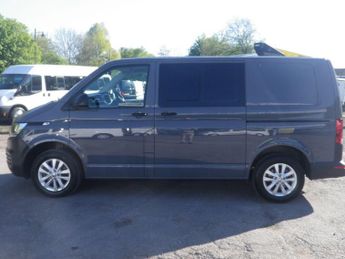VOLKSWAGEN TRANSPORTER 2.0 TDI T32 Kombi Startline DSG Auto with VW Towbar in Pure Grey